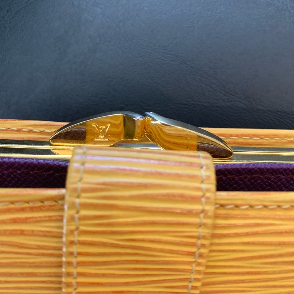 Louis Vuitton Wallet! - Picture 4 of 4